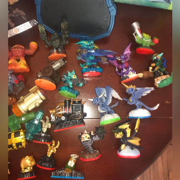 Skylanders Bundle of 42 Figures, 3 Portal of Power, and 2 Totes - Picture 9 of 15
